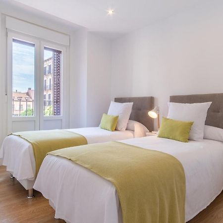 Charming Apartment For 4 Steps Away From Mercado De San Miguel , Calle Mayor IV Madrid Luaran gambar