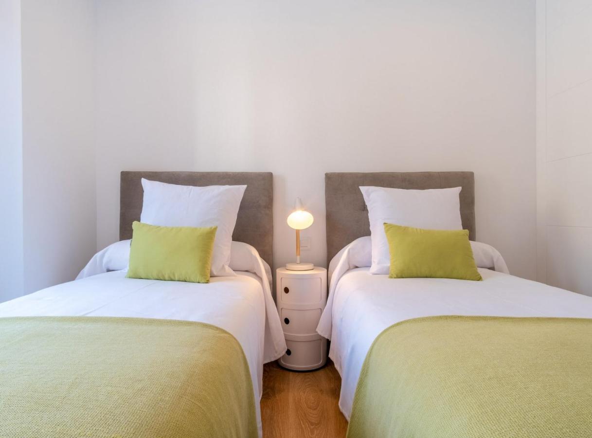Charming Apartment For 4 Steps Away From Mercado De San Miguel , Calle Mayor IV Madrid Luaran gambar
