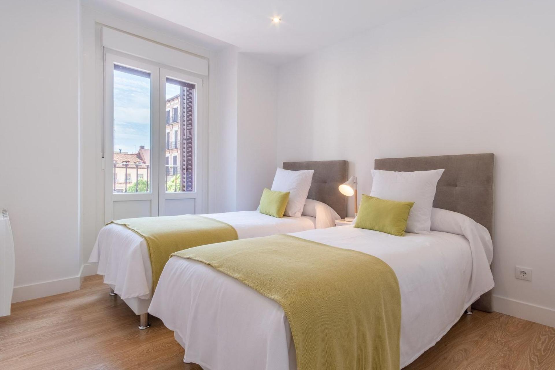 Charming Apartment For 4 Steps Away From Mercado De San Miguel , Calle Mayor IV Madrid Luaran gambar