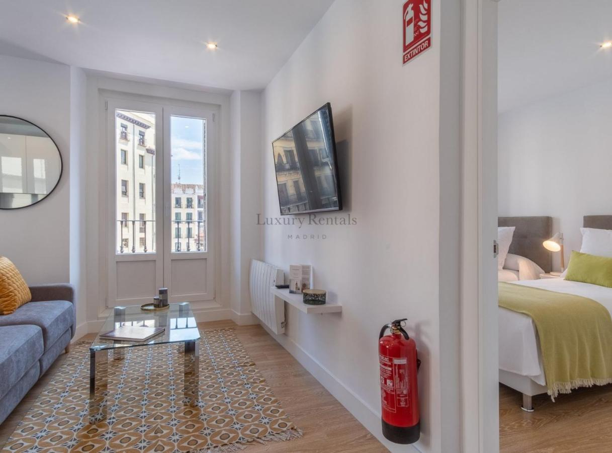 Charming Apartment For 4 Steps Away From Mercado De San Miguel , Calle Mayor IV Madrid Luaran gambar