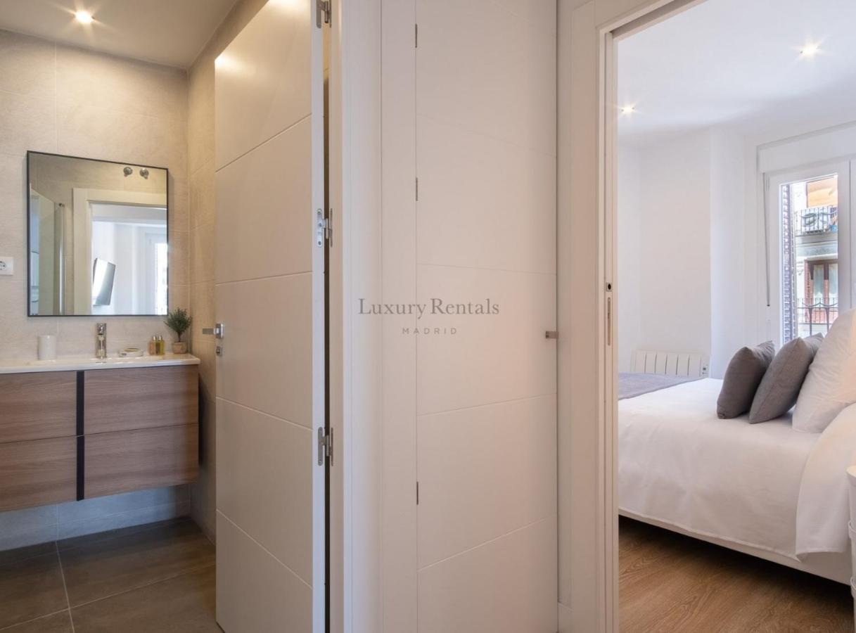 Charming Apartment For 4 Steps Away From Mercado De San Miguel , Calle Mayor IV Madrid Luaran gambar